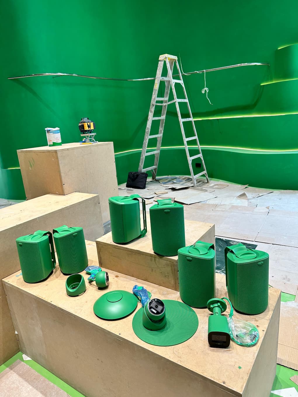 Interior verde de SIETE Store